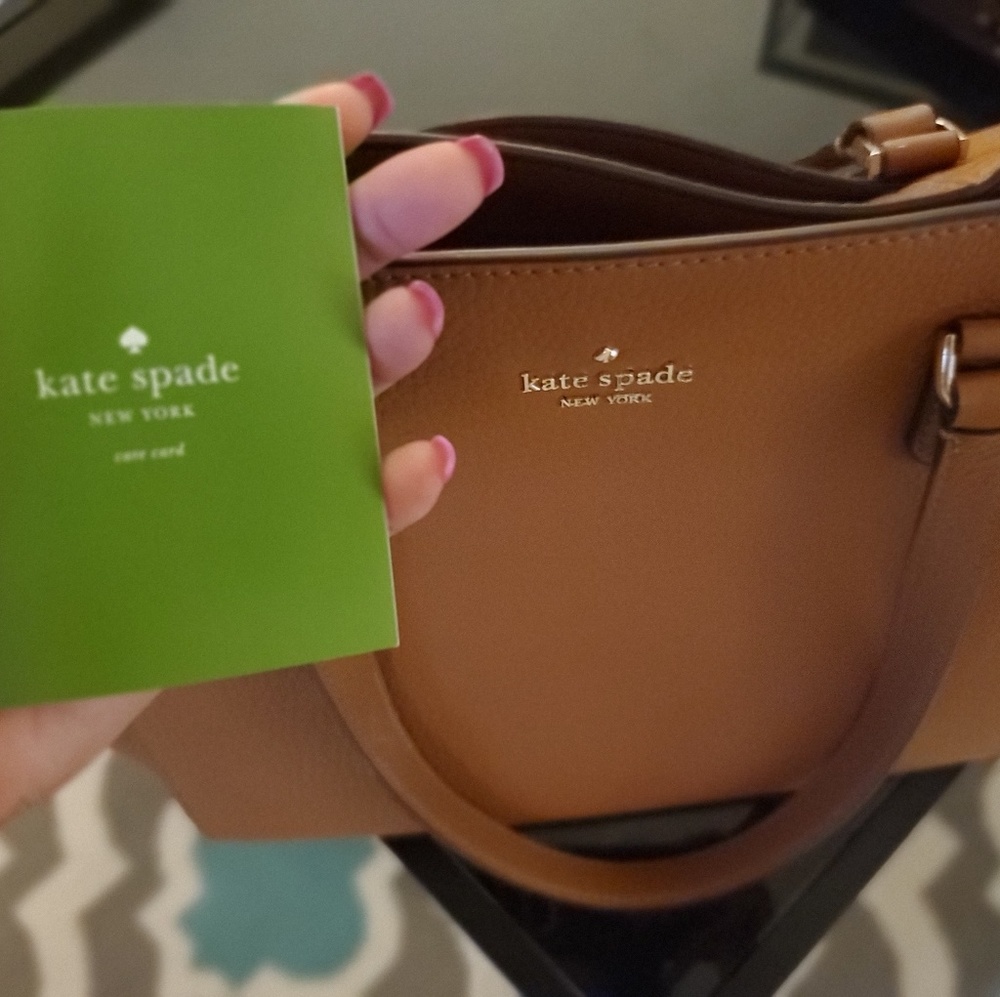 1 Hour FLASH SALE!! Kate Spade Purse (Like New)